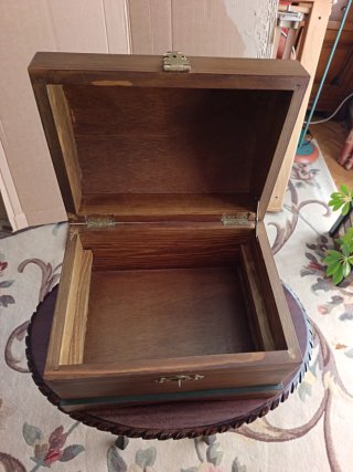 Joyero de madera pintado a mano