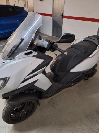 Peugeot Metropolis 400 SW Maxi Scooter