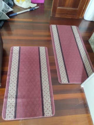 Alfombra de pasillo rosa y beige