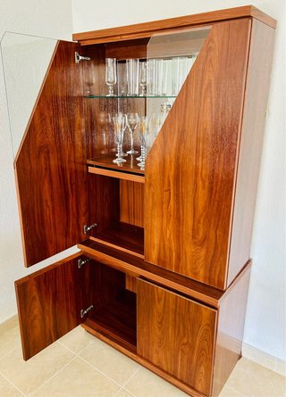 Conjunto mesa comedor y mueble bar
