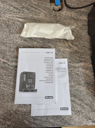 Cafetera DeLonghi Automática Negra