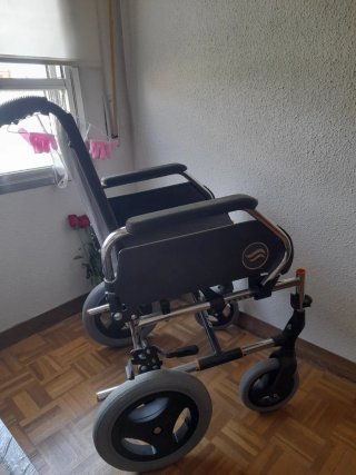 Silla de Ruedas como nueva  solo un mes de uso