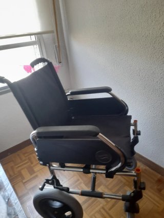 Silla de Ruedas como nueva  solo un mes de uso
