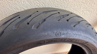 Neumáticos moto-Michelin Estan a medio uso!!