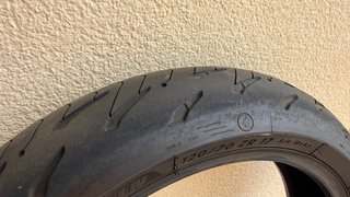 Neumáticos moto-Michelin Estan a medio uso!!