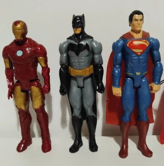 Figuras de Acción Marvel y DC. 60€/lote 7€/unidad