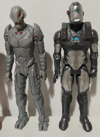 Figuras de Acción Marvel y DC. 60€/lote 7€/unidad