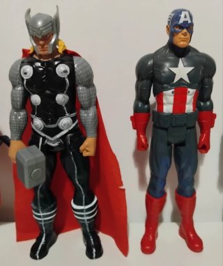 Figuras de Acción Marvel y DC. 60€/lote 7€/unidad