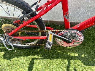 Bicicleta Infantil Roja Btwin 50 e las dos.