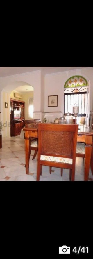 Mesa comedor madera cerezo y 6 sillas a juego