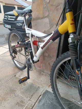 Bicicleta de Montaña con Amortiguación