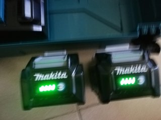 Desbrozadora Makita 40V XPT IPX4 + Cargador + 2 Ba