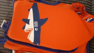Chaleco flotador infantil tiburón
