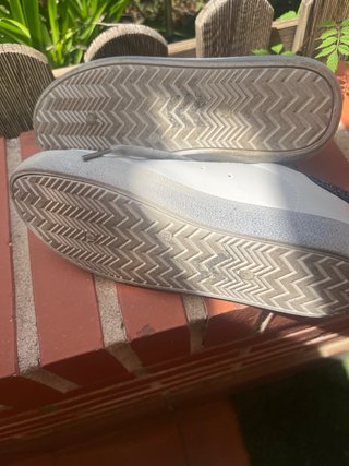 Zapatillas blancas con estrella dorada T38