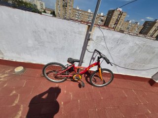 Bicicleta NTT29 para niño en reparación