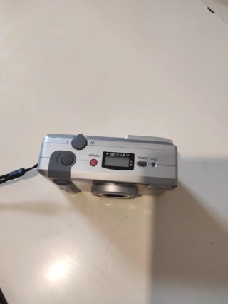 Cámara Konica Plata