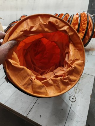 Tubo flexible naranja poliuretano