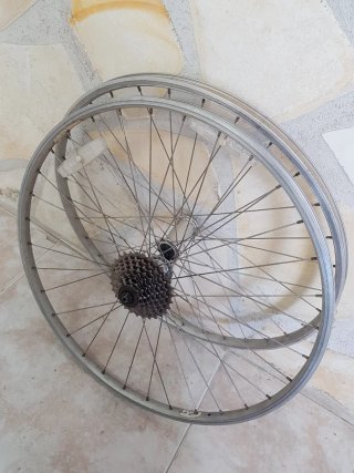 Parejas ruedas 26" Matrix Guru 36h Shimano STX