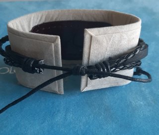 Pulsera cuero sintético estrella y anillas