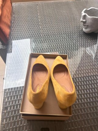 Zapatos de tacón amarillos