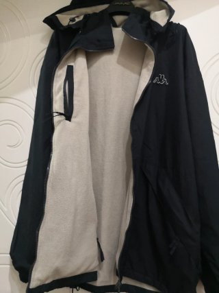 Giacca Robe di Kappa nera con cappuccio