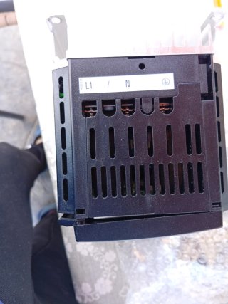 Variador Omron JX 0.75kW Monofásico