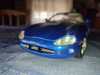 Jaguar XK8 Cabrio 1/18