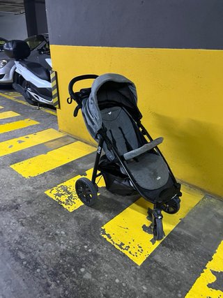 Carrito bebé Joie gris
