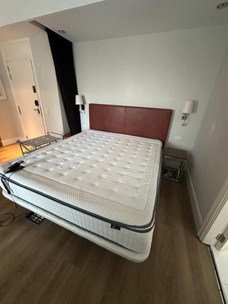 Conjunto dormitorio cama cabecero y Mesitas
