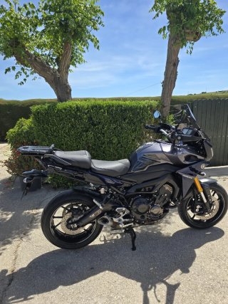 Yamaha Tracer 900.