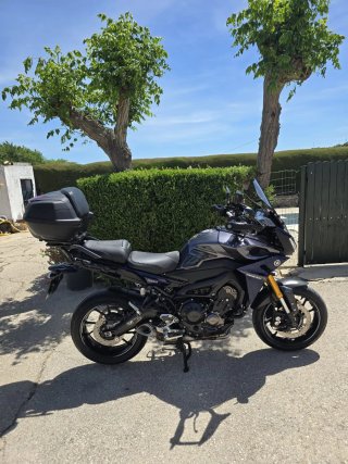 Yamaha Tracer 900.