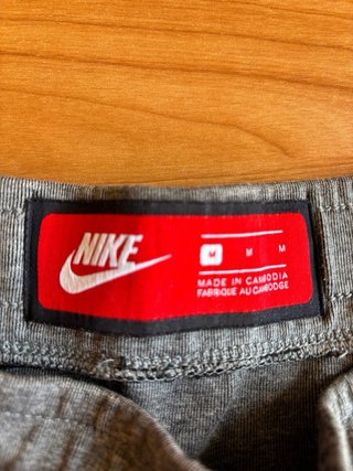 Pantaloneta Nike Gris