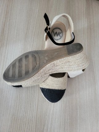 Sandalias de esparto WK beige y negro