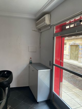 Alquiler local mas vivienda interior