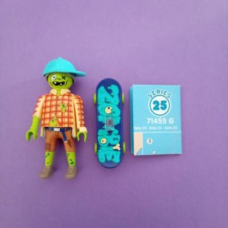 Figura Playmobil Zombie con monopatín Serie 25