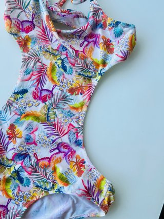 Triquini niña estampado tropical