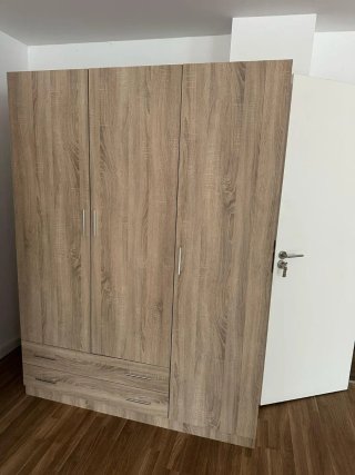 Armario modular gris y blanco