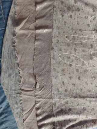 Maglietta con foulard beige