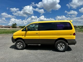 Hyundai H-1 2002