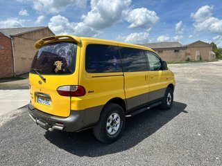 Hyundai H-1 2002