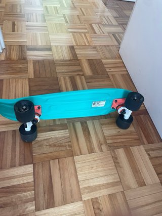 Monopatín azul
