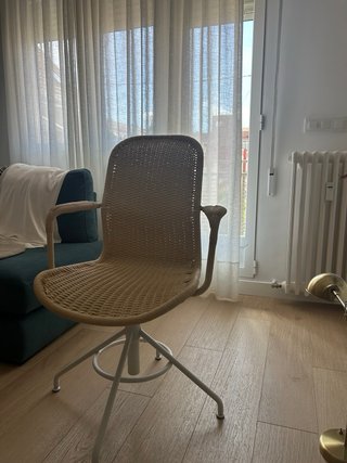 Silla de escritorio ratán y metal nueva