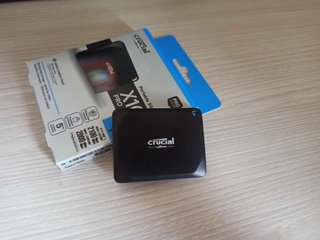 Crucial X10 Pro SSD 1TB Portátil + Funda