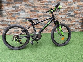 Bici Infantil B'TWIN 20" Negra y Verde
