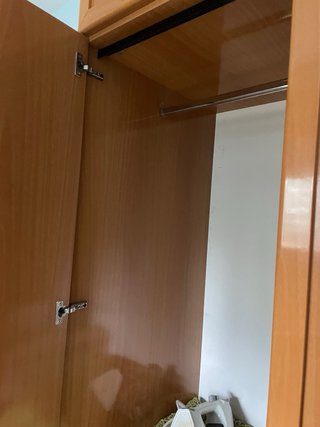Cómoda de madera con 4 cajones + armario
