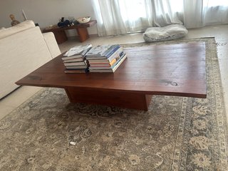 Mesa de centro de madera marrón