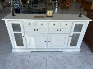 Mueble aparador blanco con vitrinas