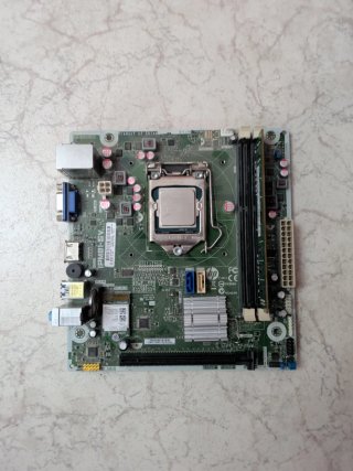 Placa base HP con componentes
