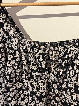 Vestido Bershka margaritas manga larga M