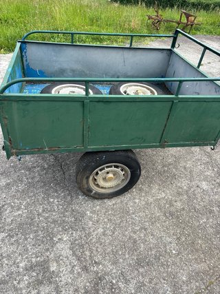 Segadora con carro y asiento